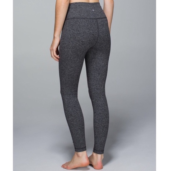 Lululemon Fast and Free Herringbone Grey Leggings - Picture 2 of 5